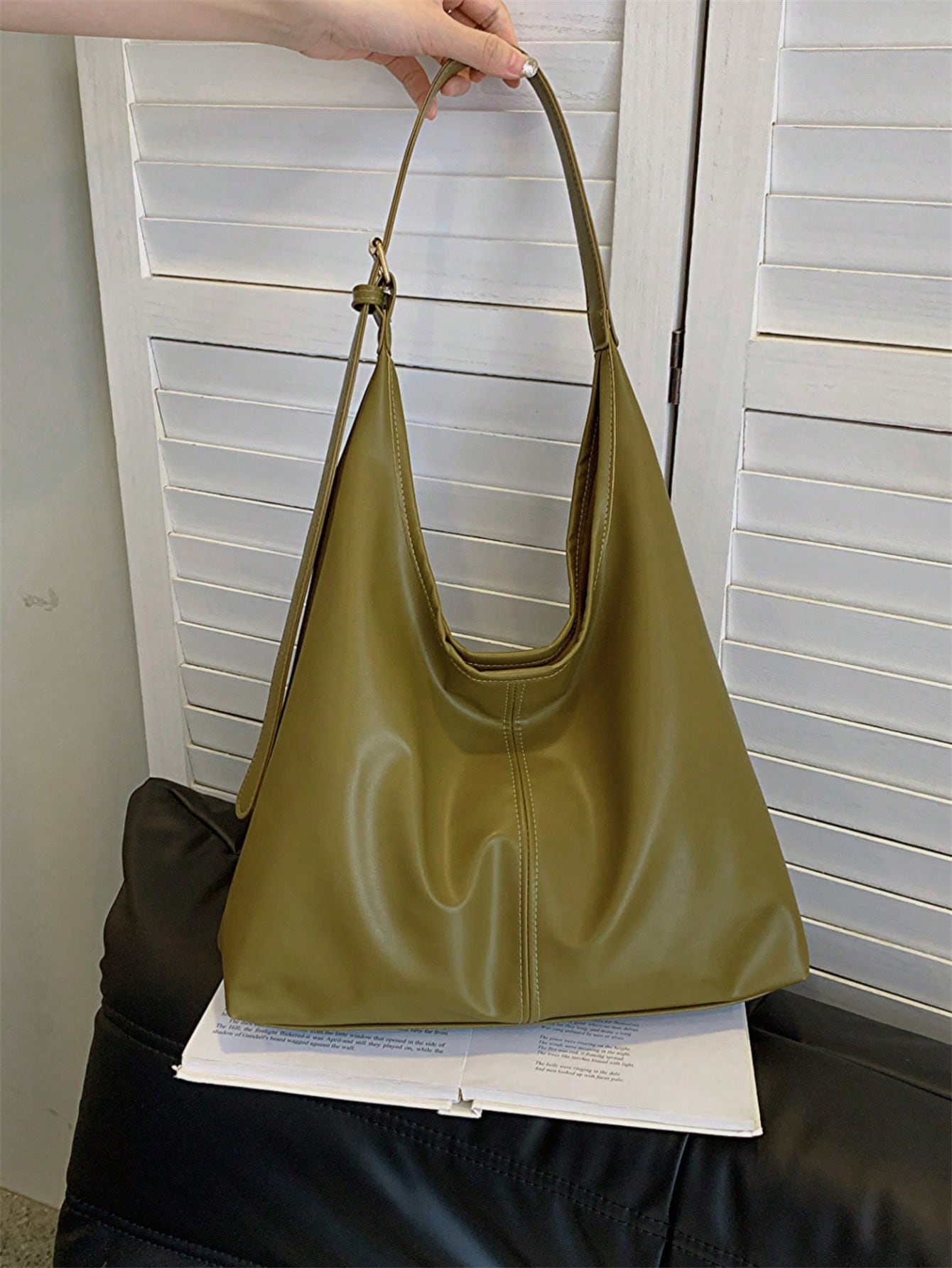 Large Capacity Shoulder Tote Bag For Women, Fashion Design & High-Quality Material