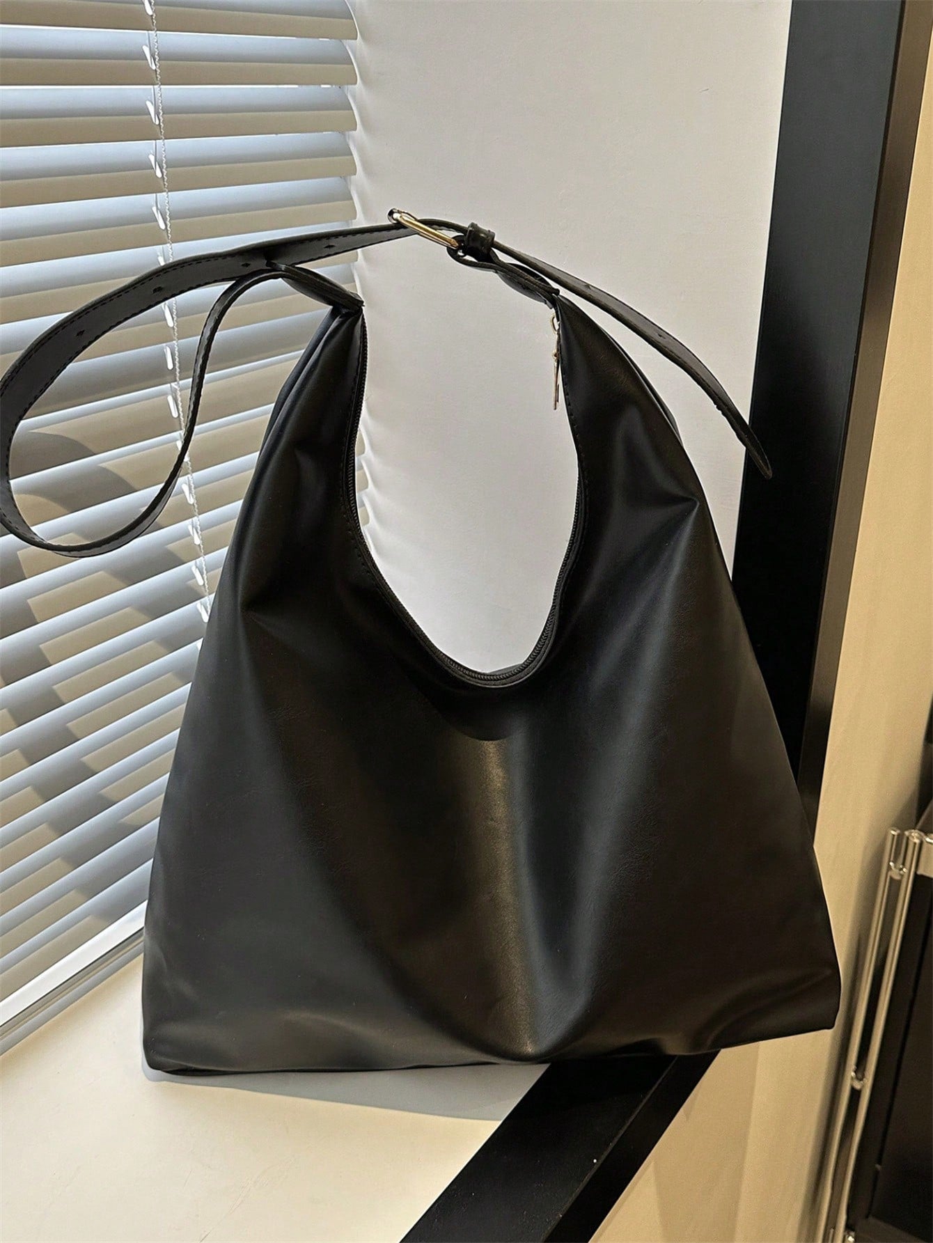 Large Capacity Shoulder Tote Bag For Women, Fashion Design & High-Quality Material