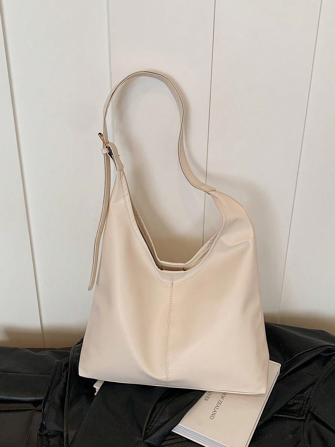Large Capacity Shoulder Tote Bag For Women, Fashion Design & High-Quality Material