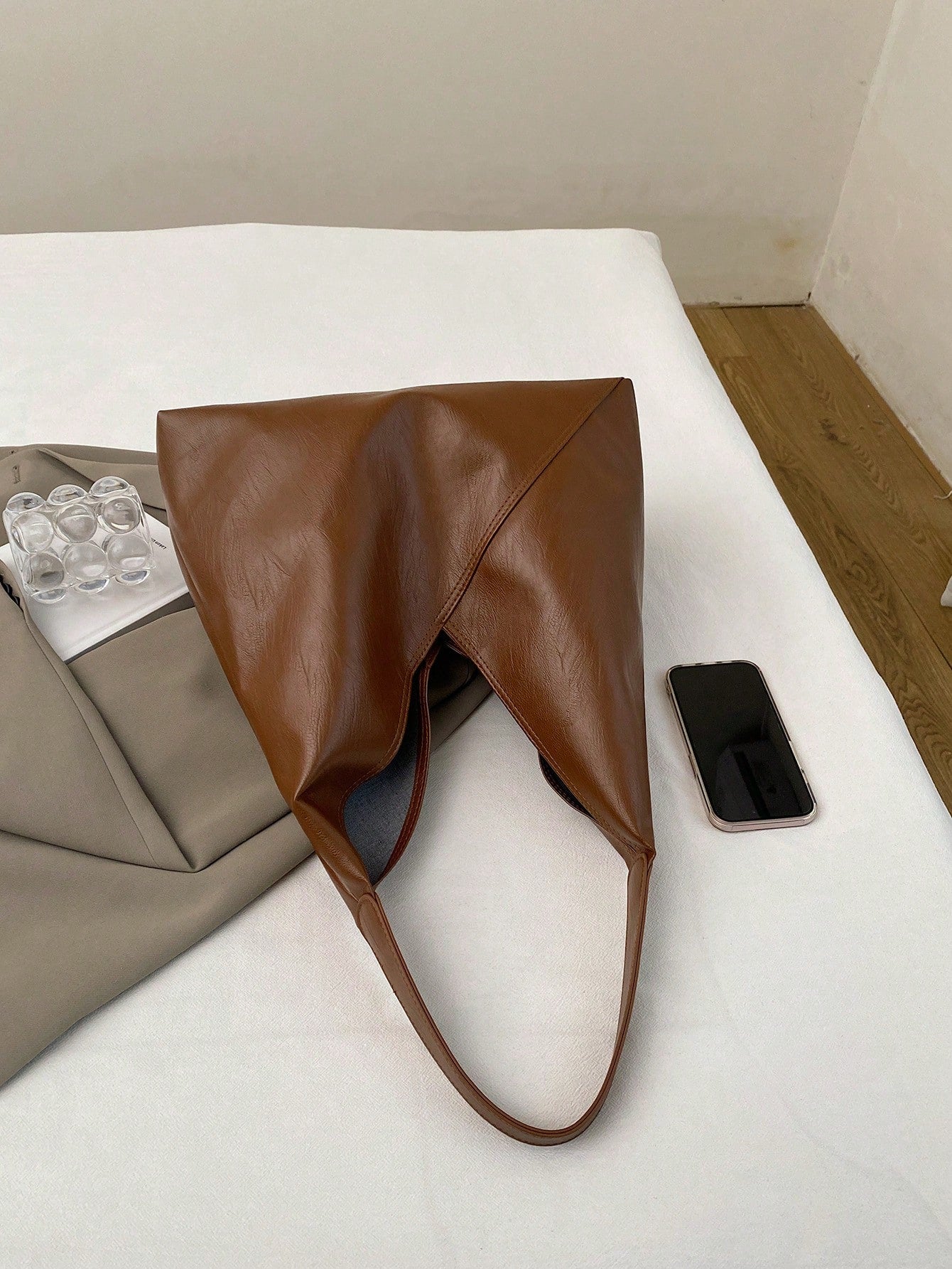 This Year's Women's Large Handbag, New Fashion Design Shoulder Bag, Chic & Stylish Tote Bag