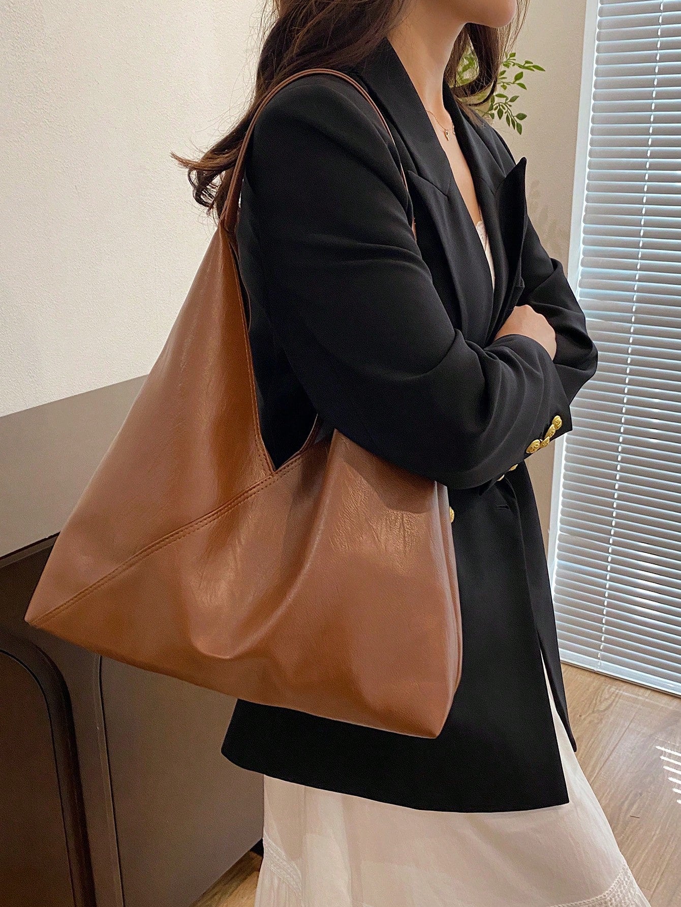 This Year's Women's Large Handbag, New Fashion Design Shoulder Bag, Chic & Stylish Tote Bag