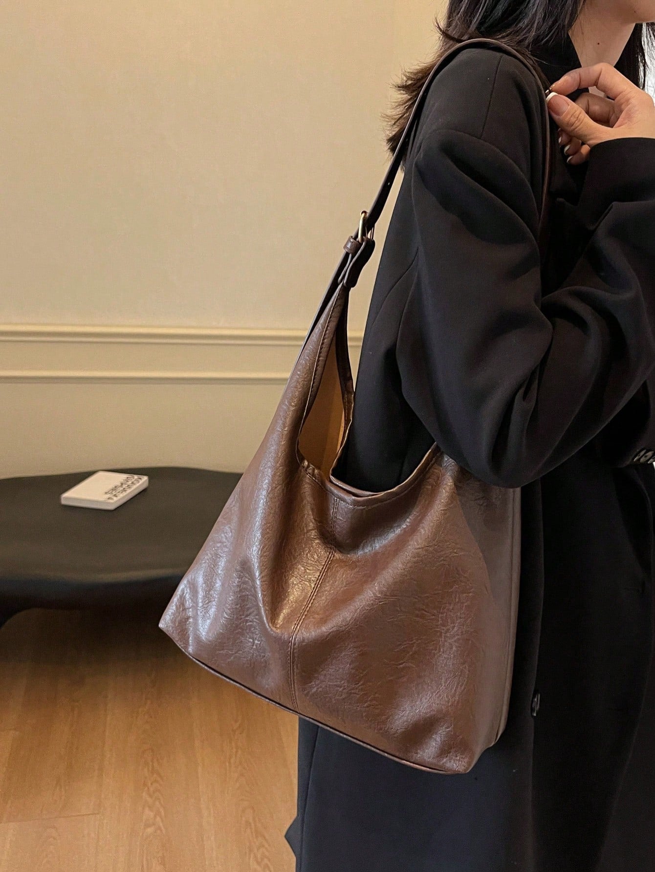 Large Capacity Tote Bag With Fashion Design, Stylish Shoulder Handbag For Women