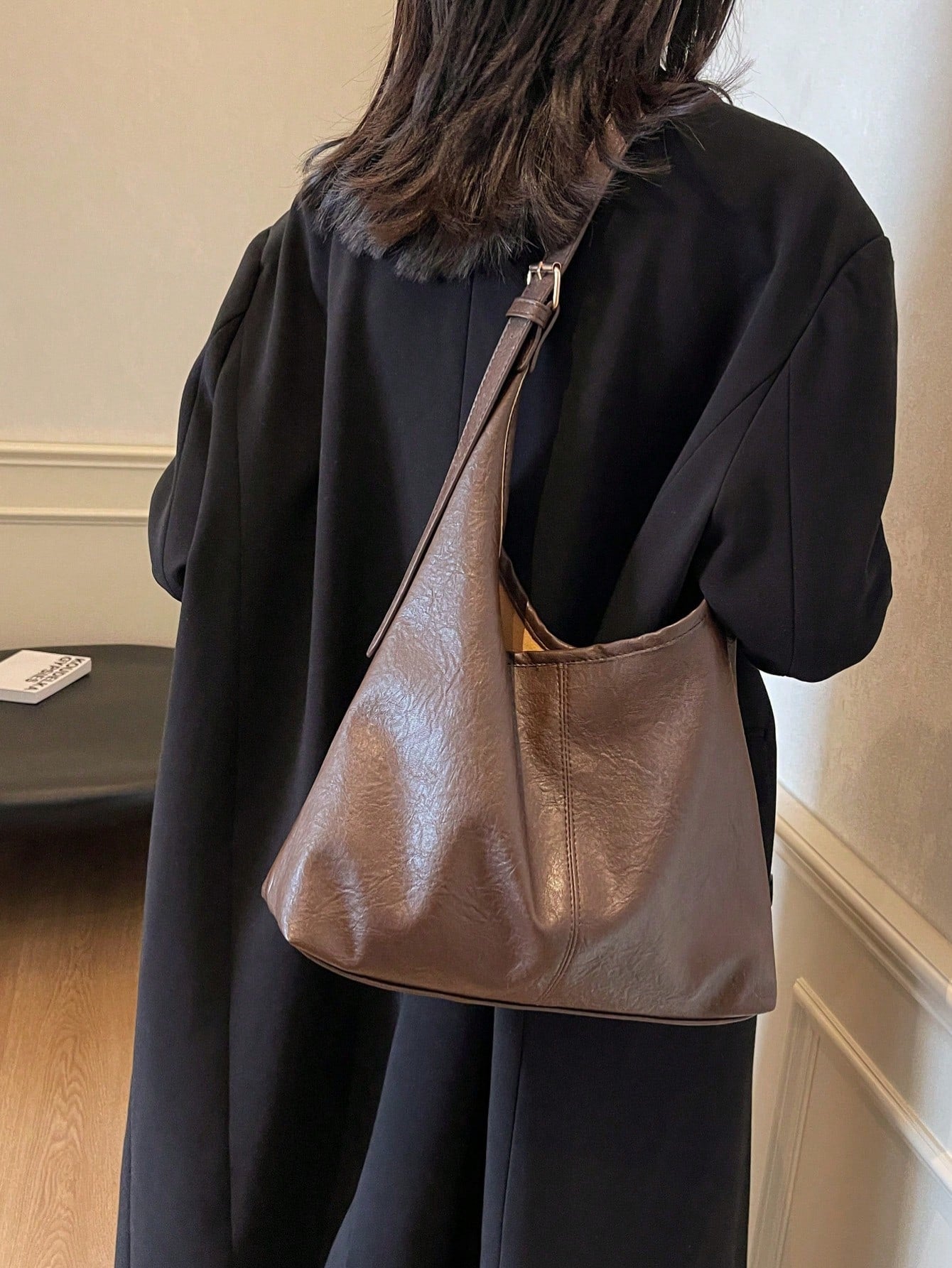 Large Capacity Tote Bag With Fashion Design, Stylish Shoulder Handbag For Women